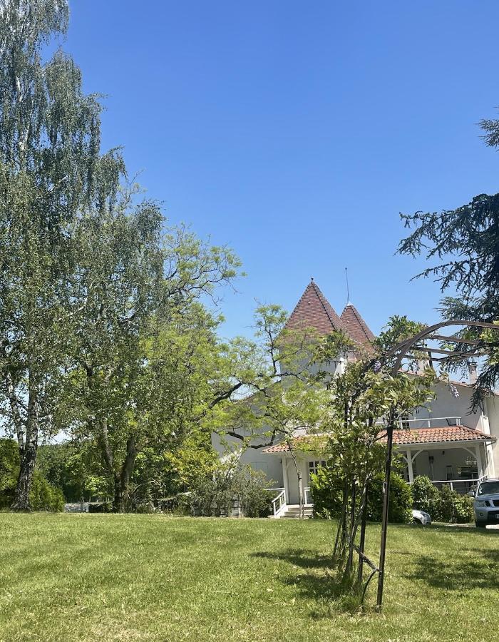 Domaine Des Peyries - Chambres Et Table D'Hotes Saint-Barthelemy-d'Agenais Eksteriør billede